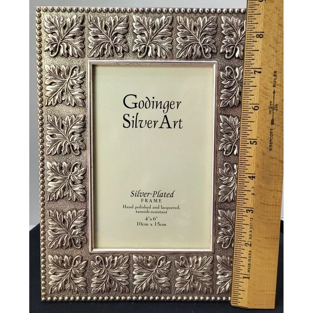 Godinger Silver Plated Picture Frame 4x6 Embossed Leaf Pattern Free Standing